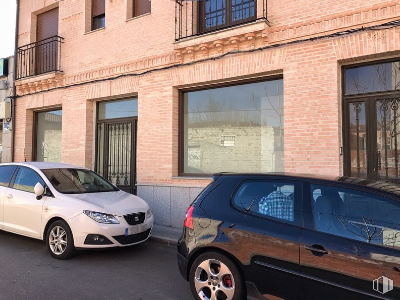 Retail for rent at Calle Adrián Nodal, 4, Bargas, Toledo, 45593 with wheel, car, tire, window, land vehicle, vehicle, property, light, blue and motor vehicle around