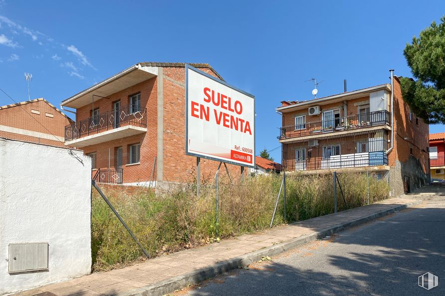 Suelo en venta en Calle Peralba, 15, Meco, Madrid, 28880 con edificio, cielo, planta, ventana, árbol, barrio, accesorio, zona residencial, inmobiliario y fachada alrededor