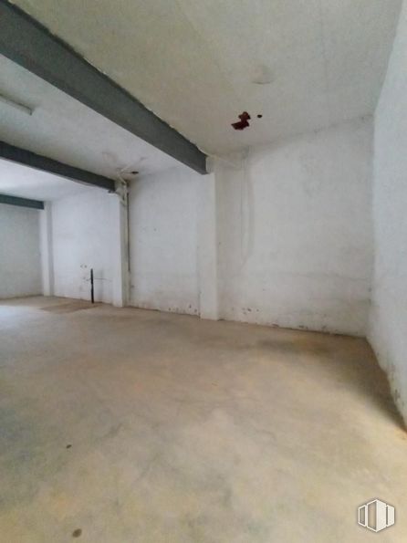 Retail for sale at Casco antiguo, Quintanar del Rey, Cuenca, 16220 with building, wood, floor, flooring, fixture, composite material, ceiling, house, concrete and building material around