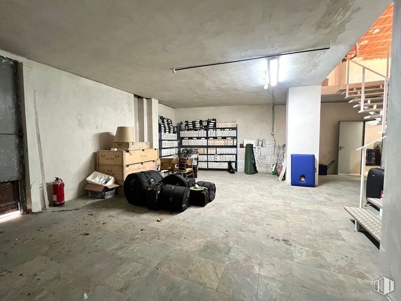 Local en venta en Calle Almansa, 91, Moncloa - Aravaca, Madrid, 28040 con equipaje y bolsos, mueble, suelos, suelo, hall, madera, accesorio, techo, estantería y edificio alrededor