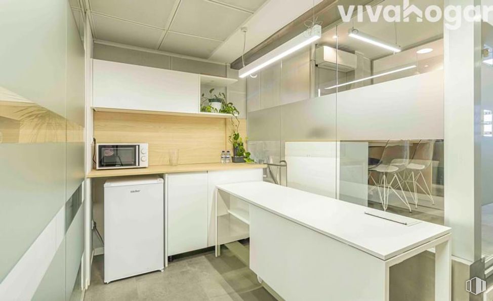 Local en venta en Calle Azcona, Salamanca, Madrid, 28028 con horno microondas, lavaplatos, aparato de cocina, encimera, ebanistería, edificio, madera, interiorismo, cocina y arquitectura alrededor