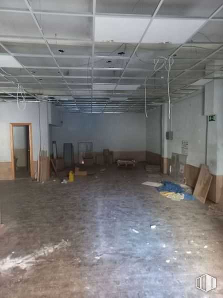 Local en alquiler y venta en Zona centro, Móstoles, Madrid, 28934 con puerta, hall, suelo, suelos, espacio, techo, madera, hormigón, madera dura y evento alrededor