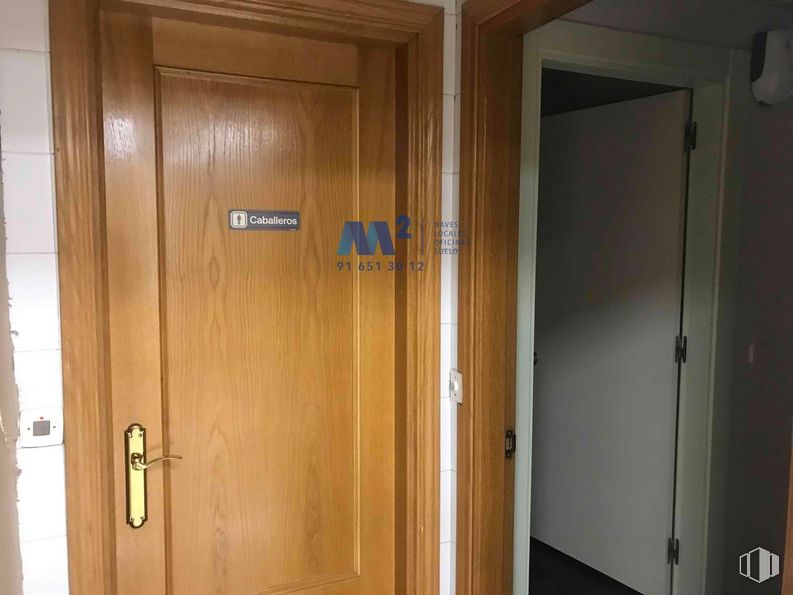 Oficina en alquiler en Zona empresarial Alcobendas, Alcobendas, Madrid, 28100 con armario, puerta, asa, propiedad, accesorio, cerrojo, madera, exterior automotriz, puerta de casa y manija de la puerta alrededor