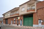 Industrial for sale at Calle Dr. Benéitez, 11, Manzaneque, Toledo, 45460 with window, door, building, property, sky, plant, architecture, neighbourhood, tire and wheel around