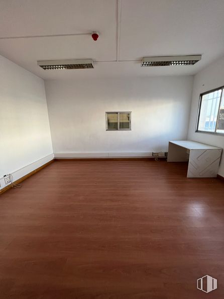 Nave en venta en Calle Cabo Ortegal, 21, Arganda del Rey, Madrid, 28500 con ventana, mueble, madera, accesorio, suelo, suelos, edificio, hall, madera dura y techo alrededor