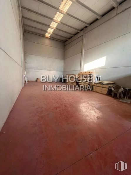 Industrial for sale at Polígono La Veredilla, Illescas, Toledo, 45200 with lighting, floor, flooring, building material, tile flooring and plywood around