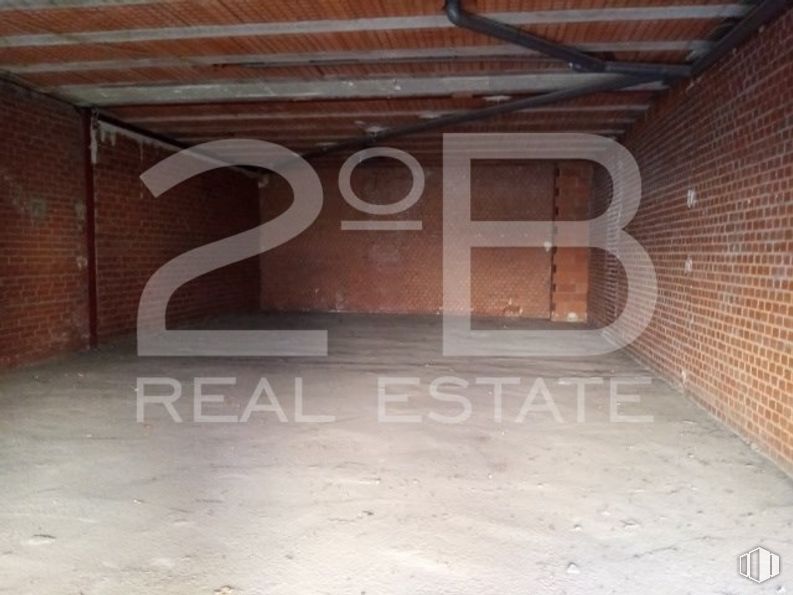 Local en venta en Casco urbano, Consuegra, Toledo, 45700 con productos envasados, madera, material de construcción, fuente, albañilería, ladrillo, gas, material compuesto, tintes y matices y techo alrededor