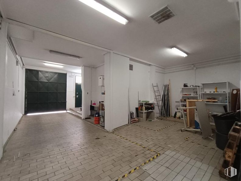 Local en venta en Calle Londres, Salamanca, Madrid, 28028 con lámpara, alumbrado, interiorismo, suelos, suelo, accesorio, puerta, hall, techo y edificio alrededor