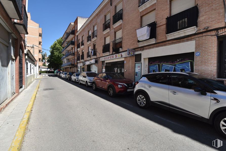 Local en venta en Calle del Molino, 8, Pinto, Madrid, 28320 con coche, neumático, rueda, vehículo terrestre, vehículo, edificio, ventana, infraestructura, asfalto y modo de transporte alrededor