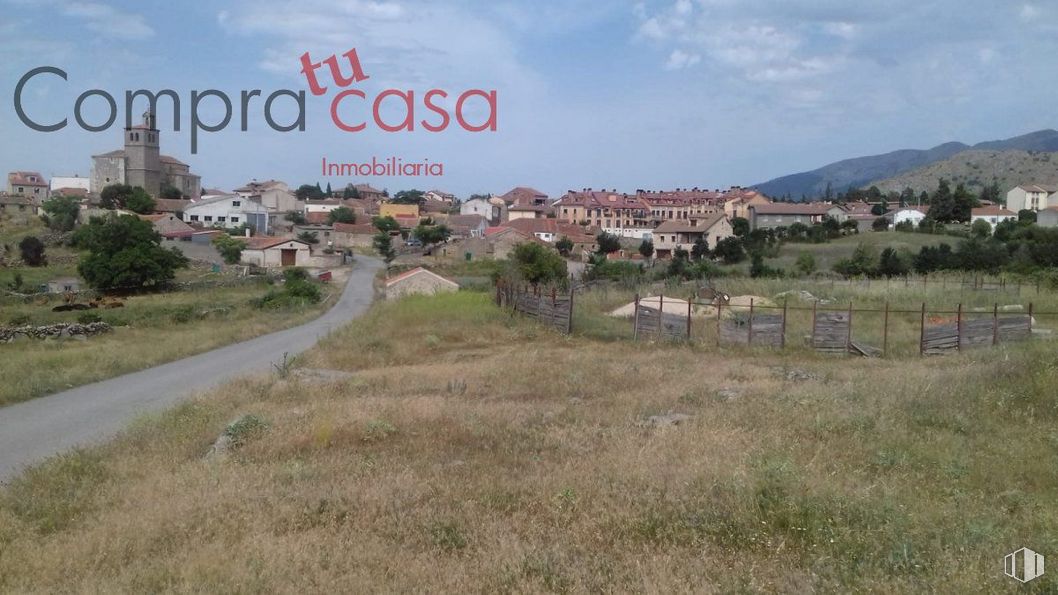 Land for sale at Otero de Herreros, Otero de Herreros, Segovia, 40422 with building, cloud, sky, plant, plant community, ecoregion, natural landscape, land lot, tree and urban design around