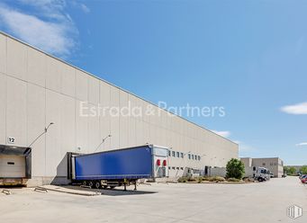 Nave en alquiler en Zona Arroyo Culebro, Getafe, Madrid, 28906 con edificio, cielo, nube, asfalto, planta, sombra, gas, material compuesto, fachada y ingeniería alrededor