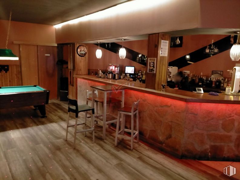 Retail for sale at Calle Diego Jesús Jiménez, Cuenca, 16004 with table, lighting, furniture, billiard table, billiard room, pool, billiards, interior design, straight pool and wood around