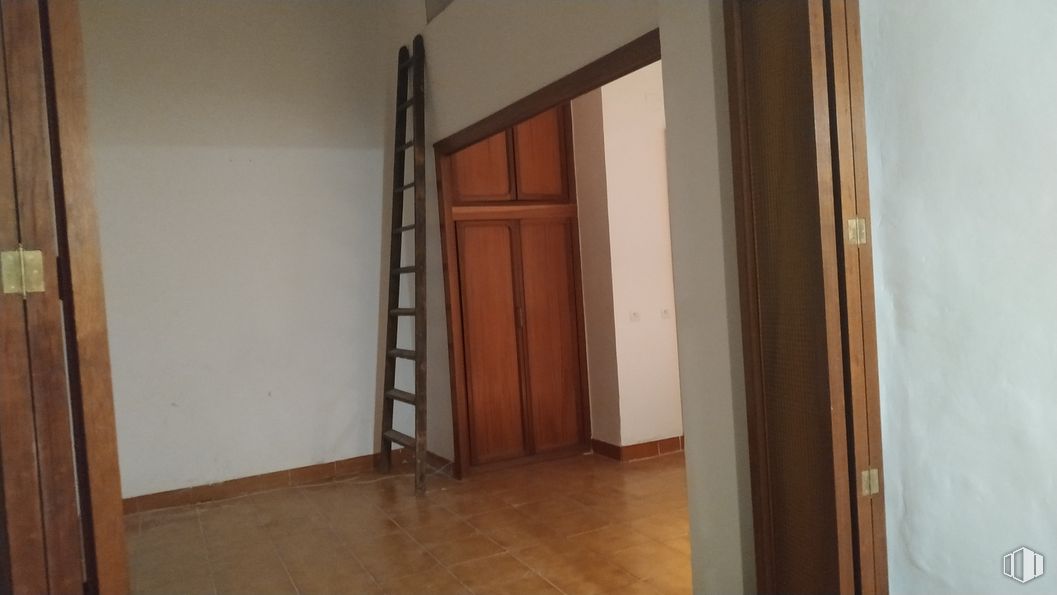 Local en alquiler en Calle Ercilla, 22, Arganzuela, Madrid, 28005 con marrón, accesorio, madera, pavimento, piso, puerta, tinte para madera, madera, barniz y pasillo alrededor