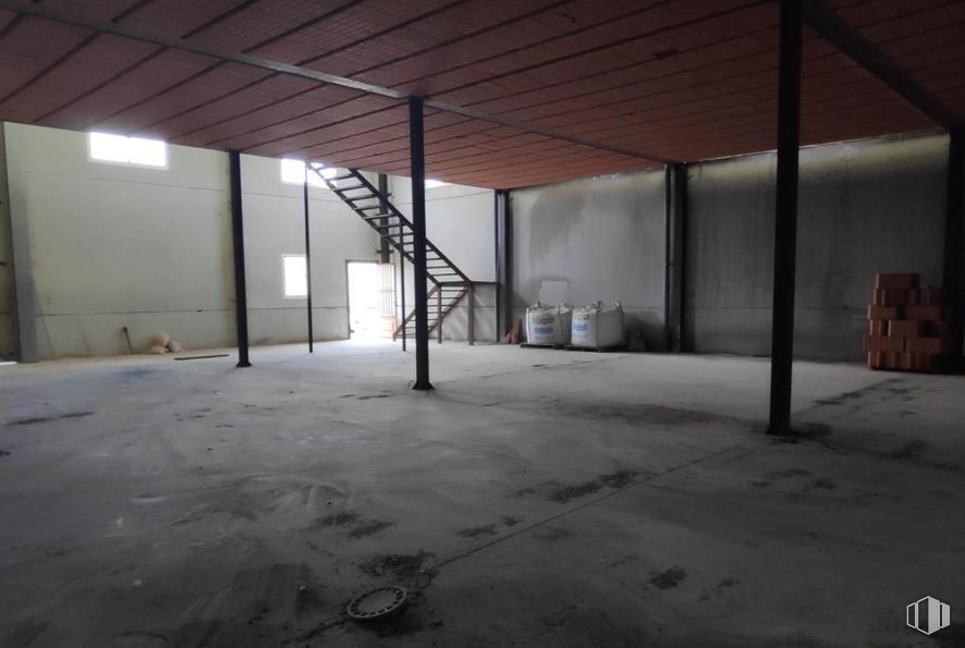 Industrial for sale at Calle Oficios, Yuncler, Toledo, 45529 with flooring, floor, ceiling, hall, building material, daylighting, beam, wood stain, hardwood and loft around