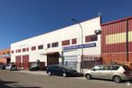 Industrial for rent at Calle Fortuny, 13, Torrijos, Toledo, 45500 with car, building, tire, wheel, automotive parking light, sky, property, vehicle, window and automotive tire around