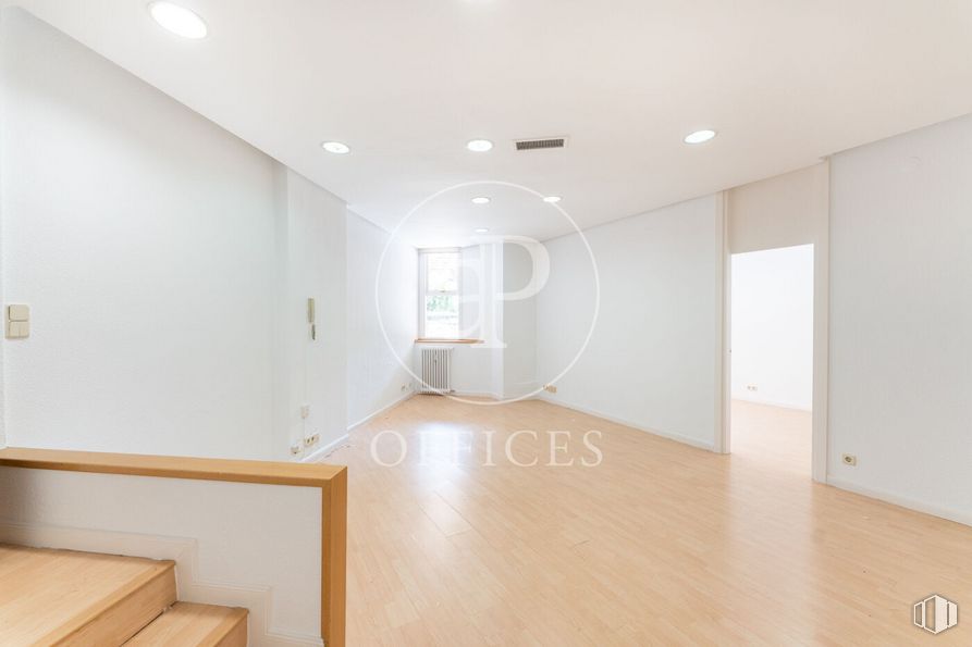 Oficina en venta en Avenida Pío XII, Chamartín, Madrid, 28016 con accesorio, madera, hall, suelos, suelo, edificio, tinte para madera, madera dura, techo y vidrio alrededor