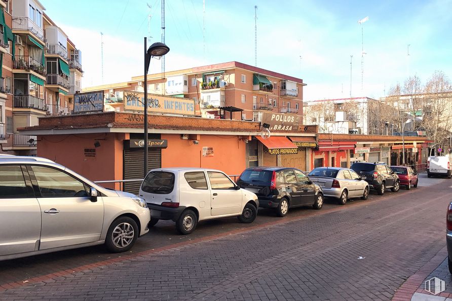 Local en venta en Calle Cisneros, 22, Alcorcón, Madrid, 28921 con coche, rueda, edificio, luz de estacionamiento automotriz, cielo, neumático, vehículo terrestre, nube, vehículo y ventana alrededor