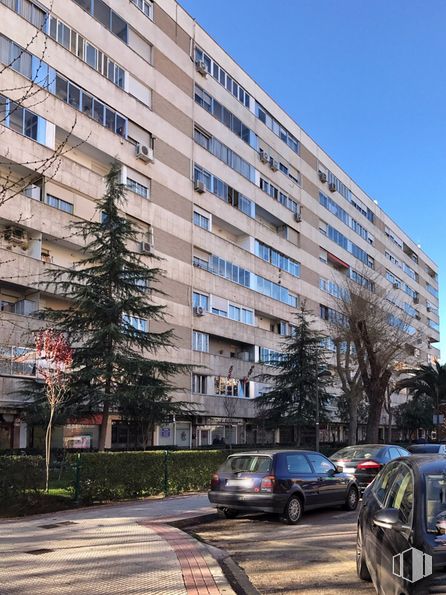 Local en alquiler en Calle Río Duero, 2, Alcorcón, Madrid, 28923 con coche, edificio, vehículo terrestre, neumático, rueda, propiedad, vehículo, planta, ventana y luz de estacionamiento automotriz alrededor