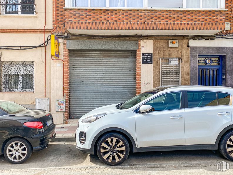 Local en alquiler y venta en Calle San Martín de la Vega, 18, Getafe, Madrid, 28901 con rueda, coche, ventana, neumático, vehículo terrestre, vehículo, vehículo de motor, neumático automotriz, azul y infraestructura alrededor