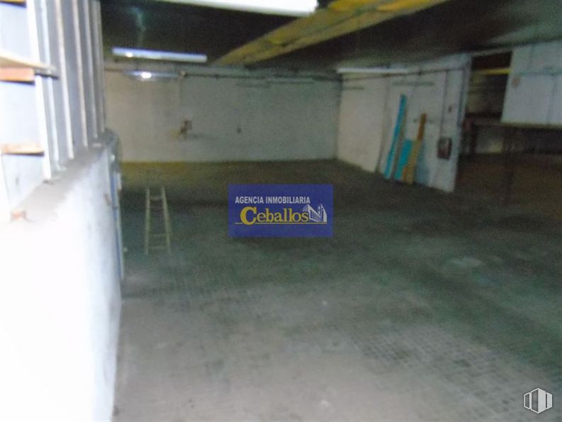 Industrial for sale at Calle Lepanto, Guadalajara, 19004 with flooring, gas, wood, composite material, fixture, asphalt, concrete, building, parking and road around