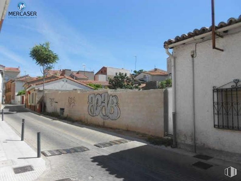 Land for sale at Zona Centro, Cabanillas del Campo, Guadalajara, 19171 with window, sky, daytime, building, plant, road surface, tree, house, asphalt and land lot around