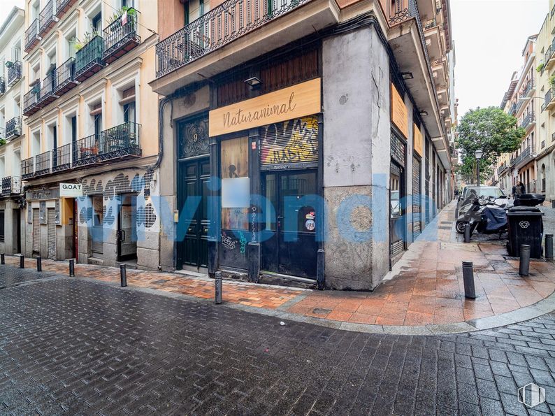 Local en venta en Zona Malasaña - Univerdidad, Centro, Madrid, 28004 con edificio, ventana, superficie de la carretera, diseño urbano, carretera, casa, fachada, ciudad, acera y neumático alrededor