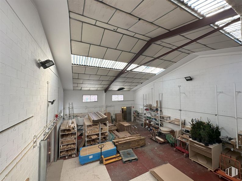 Industrial for rent at Valgrande, Alcobendas, Madrid, 28100 with furniture, wood, ceiling, flooring, floor, lighting, composite material, shelving, engineering and building material around