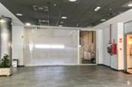 Retail for rent at Centro Comercial Los Artos, Calle César Manrique, 2A, Rivas-Vaciamadrid, Madrid, 28529 with houseplant, window blind, plant, interior design, flooring, floor, hall, ceiling, wood and tile flooring around