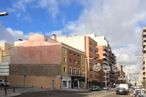 Land for sale at Calle Virgen del Amparo, 54, Guadalajara, 19002 with building, car, cloud, sky, daytime, property, window, street light, vehicle and wheel around