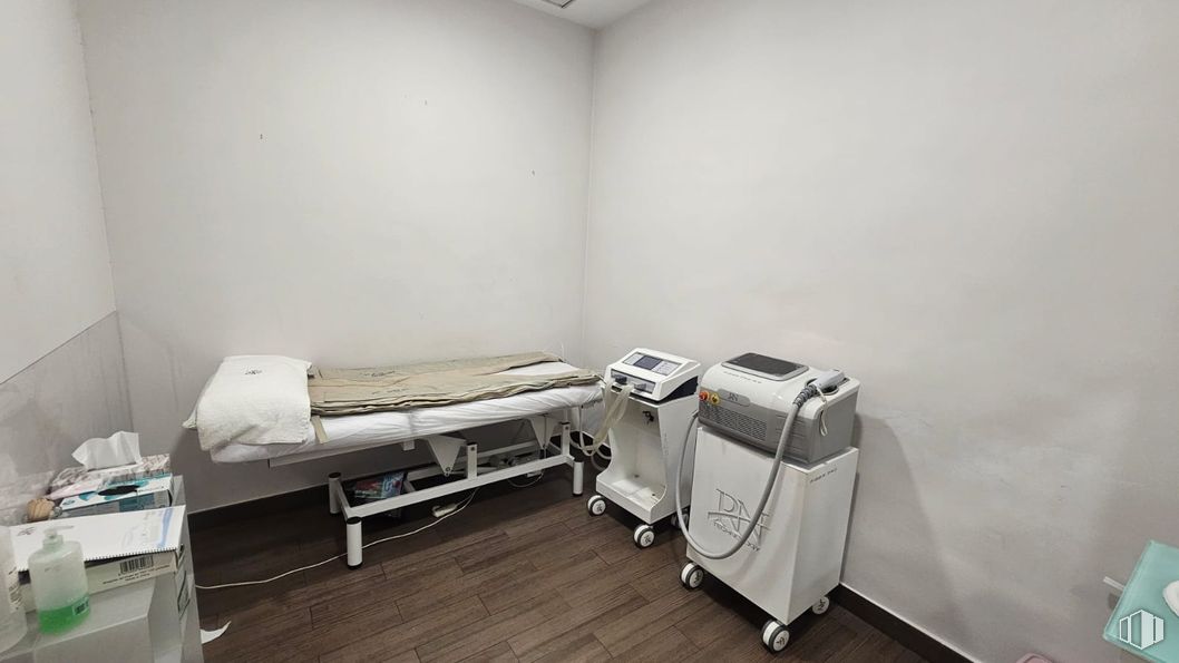 Local en alquiler en Calle Constitución, 2, Rivas-Vaciamadrid, Madrid, 28529 con cama, mueble, suelo, suelos, equipamiento médico, habitación, clínica, hospital, médico y confort alrededor