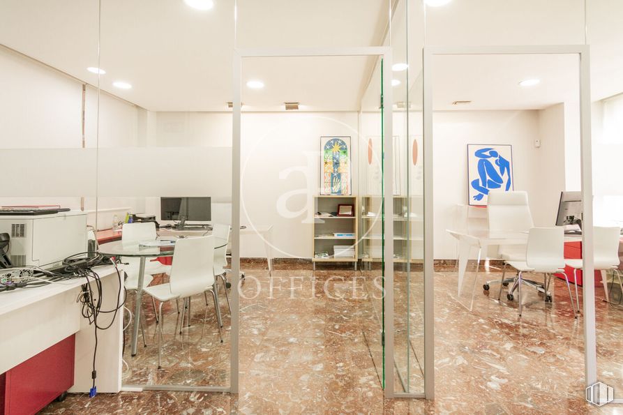 Oficina en venta en Calle Orense, Tetuán, Madrid, 28020 con silla, escritorio, pantalla de ordenador, teclado del ordenador, interiorismo, edificio, suelos, cajón, suelo y casa alrededor