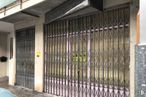 Local en venta en Calle Rioja , 97, Leganés, Madrid, 28915 con coche, luz de estacionamiento automotriz, iluminación automotriz, madera, edificio, fachada, material compuesto, gas, vehículo y accesorio alrededor