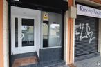 Retail for sale at Avenida Madrid, San Agustín del Guadalix, Madrid, 28750 with door, fixture, building, facade, gas, house, composite material, home door, glass and window around