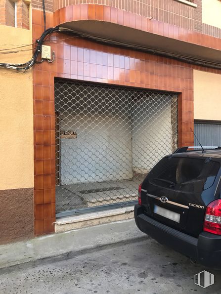 Local en alquiler en Calle Cruz Verde, 5, Alameda de la Sagra, Toledo, 45240 con coche, luz de estacionamiento automotriz, vehículo, luz trasera y de freno automotriz, edificio, placa de matrícula del vehículo, ventana, iluminación automotriz, neumático automotriz y superficie de la carretera alrededor