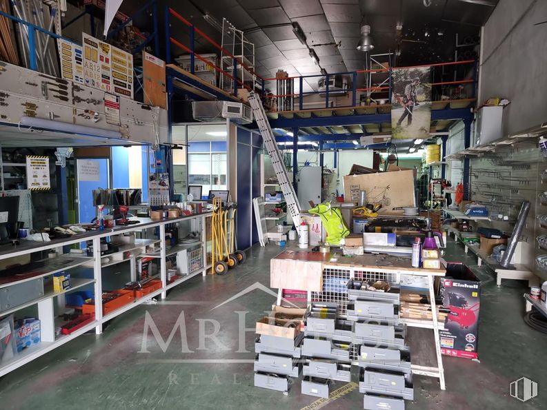 Industrial for rent at Calle Castaños, Torrejón de Velasco, Madrid, 28990 with publication, shelving, floor, flooring, retail, engineering, automotive design, machine, wood and building around