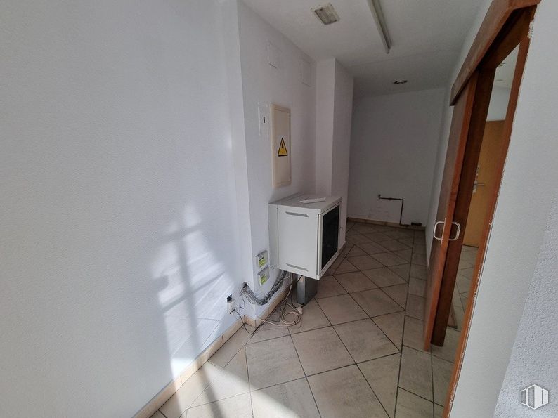 Oficina en venta en Edificio Ecu, Calle Pollensa, 6, Las Rozas de Madrid, Madrid, 28230 con mueble, edificio, silla, diseño de interiores, accesorio, madera, piso, casa, suelo y madera alrededor