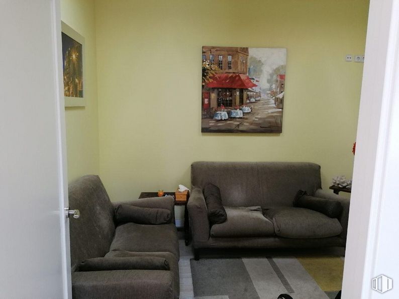 Retail for sale at Zona Estación, Las Rozas de Madrid, Madrid, 28230 with couch, loveseat, picture frame, property, furniture, interior design, comfort, wood, paint and living room around