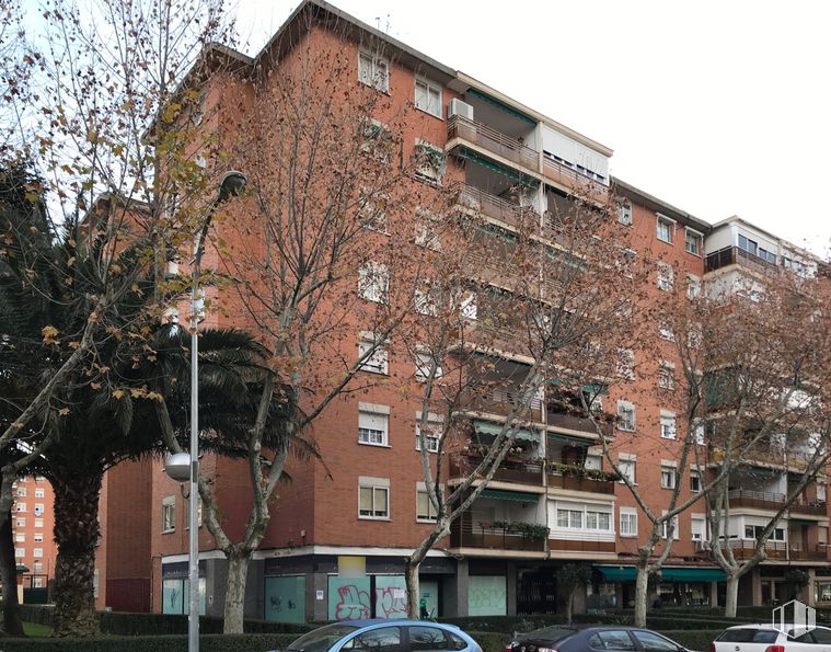 Local en alquiler en Paseo Goya, 22, Móstoles, Madrid, 28931 con coche, edificio, ventana, rueda, neumático, vehículo, cielo, infraestructura, árbol y barrio alrededor