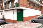 Local en venta en Calle Ramón Esteban, 12, San Sebastián de los Reyes, Madrid, 28700 con neumático, coche, puerta, luz de estacionamiento automotriz, vehículo terrestre, rueda, vehículo, propiedad, edificio y ventana alrededor