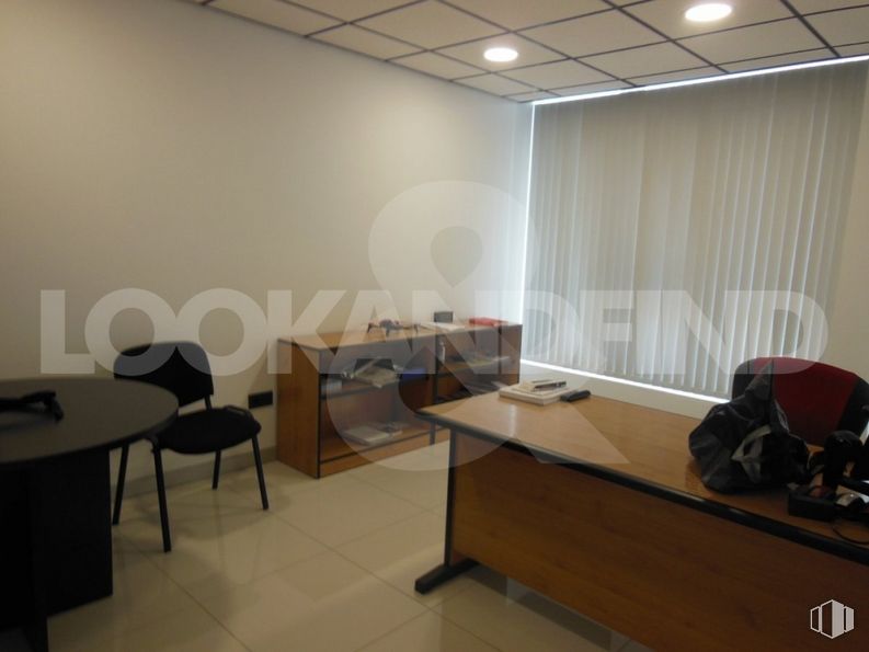 Industrial for rent at Santa María de Benquerencia, Toledo, 45006 with chair, table, desk, luggage & bags, property, furniture, building, interior design, architecture and flooring around