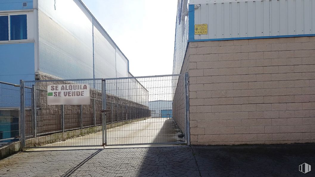 Industrial for sale at Camino Corral, Camarma de Esteruelas, Madrid, 28816 with building, window, sky, road surface, asphalt, fence, mesh, wire fencing, road and facade around