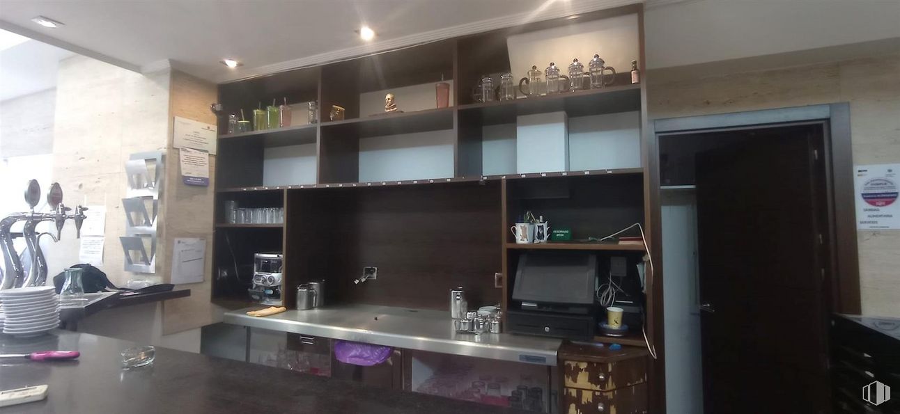 Retail for rent at Plaza España, 8, Meco, Madrid, 28880 with cabinetry, property, countertop, kitchen, tap, interior design, kitchen appliance, kitchen sink, wood and home appliance around