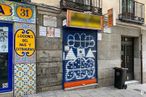 Retail for sale at Calle Embajadores, 31, Centro, Madrid, 28012 with waste container, fixture, building, architecture, font, door, line, waste containment, art and facade around