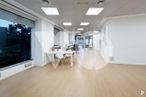 Retail for rent at Travesía Biosca, Hortaleza, Madrid, 28043 with table, chair, light fixture, lighting, building, wood, interior design, flooring, fixture and laminate flooring around