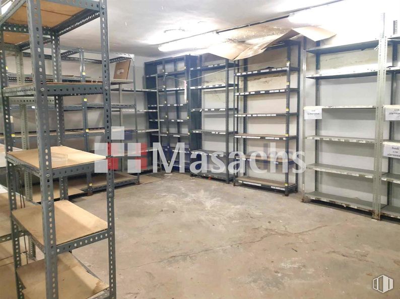 Retail for sale at Zona metropolitana, Coslada, Madrid, 28020 with bookcase, furniture, shelving, shelf, inventory, warehouse and retail around