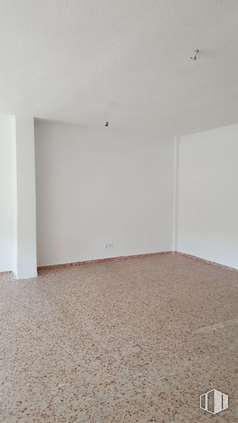 Office for rent at Avenida Constitución, Móstoles, Madrid, 28931 with property, wood, fixture, floor, wall, composite material, flooring, ceiling, rectangle and beige around