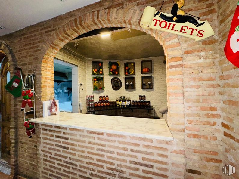 Retail for rent at Zona Centro, Getafe, Madrid, 28902 with wall, interior design, ceiling, brick, light fixture and restaurant around