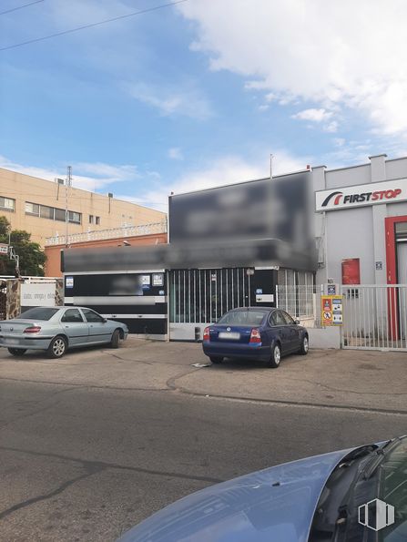 Nave en venta en Calle Águilas, 14, Pinto, Madrid, 28320 con coche, edificio, luz de estacionamiento automotriz, cielo, nube, rueda, vehículo terrestre, neumático, vehículo y iluminación automotriz alrededor