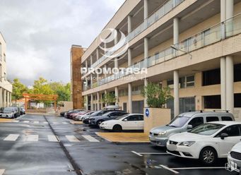 Local en venta en Zona Rivas-Vaciamadrid, Rivas-Vaciamadrid, Madrid, 28529 con coche, edificio, rueda, vehículo terrestre, neumático, vehículo, propiedad, cielo, nube y infraestructura alrededor