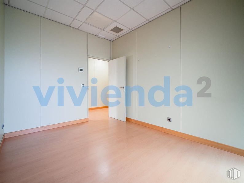 Oficina en venta en Zona San Blas, San Blas - Canillejas, Madrid, 28037 con suelos, suelo, madera, interiorismo, techo, habitación, apartamento, vidrio, suelos de madera y tinte para madera alrededor